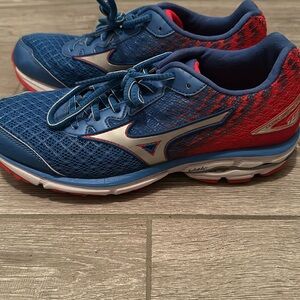 Mizuno wave rider 19 running shoe